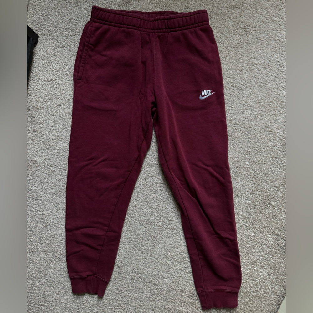 Nike sweatpants maroon